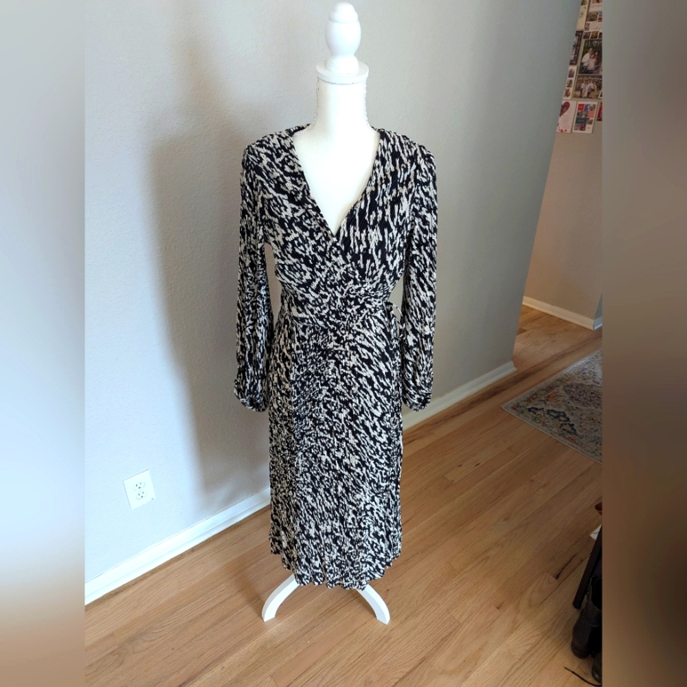 NWT H&M Black and White Wrap Dress